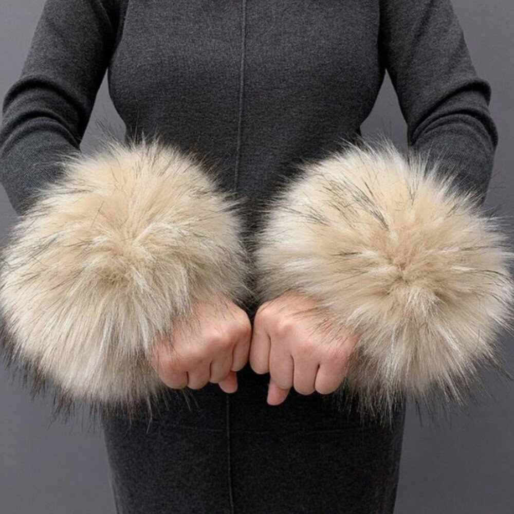 Women's Pair Of Yellow and Black Jacquard Faux Fur Wrist Cuffs NEW